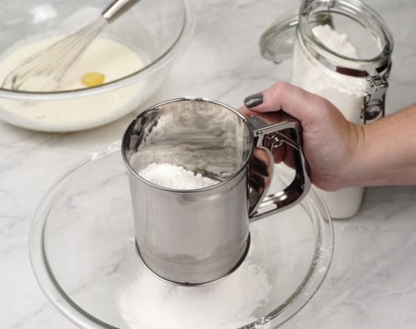 Flour Sifter - Triple Mesh, 3 Cup