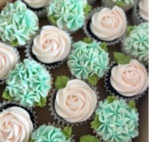 1.25 cupcake blue floral